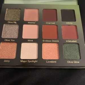 Gorgeous eyeshadow palette